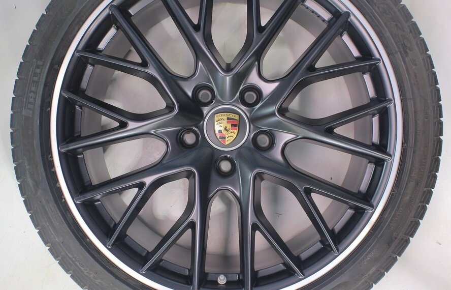 Porsche Porsche Panamera 971 21 inch velgen Pirelli Winterbanden Origineel