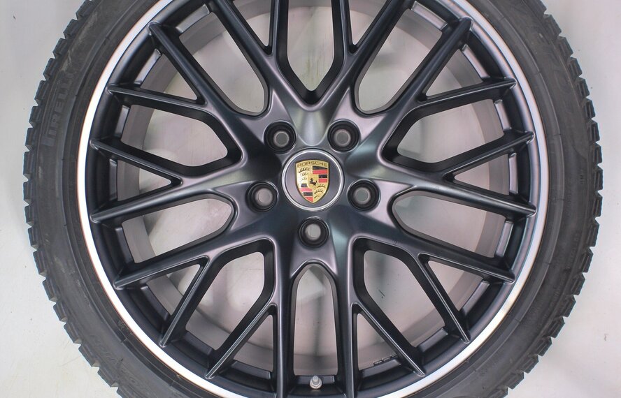 Porsche Porsche Panamera 971 21 inch velgen Pirelli Winterbanden Origineel