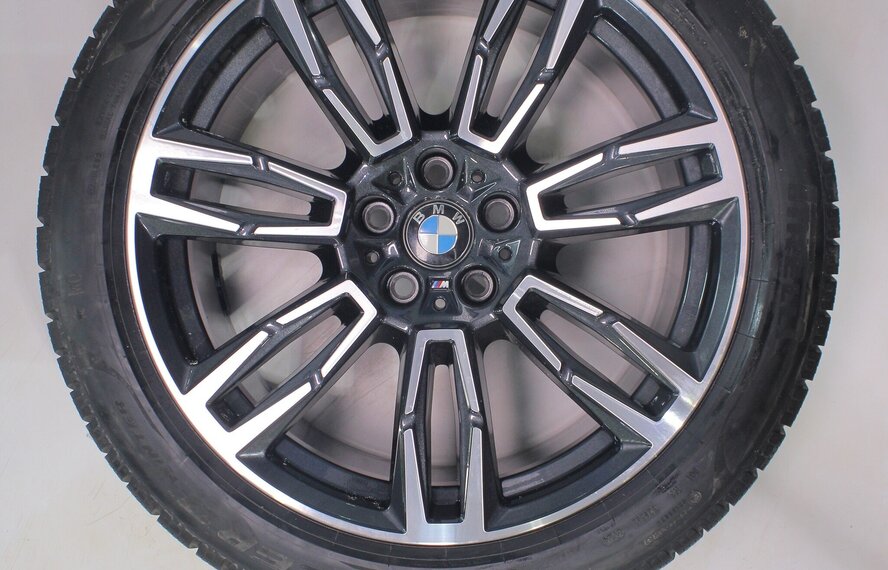 BMW BMW 5 serie i5 G60 G61 935M 19 inch velgen Pirelli Winterbanden Nieuw Origineel