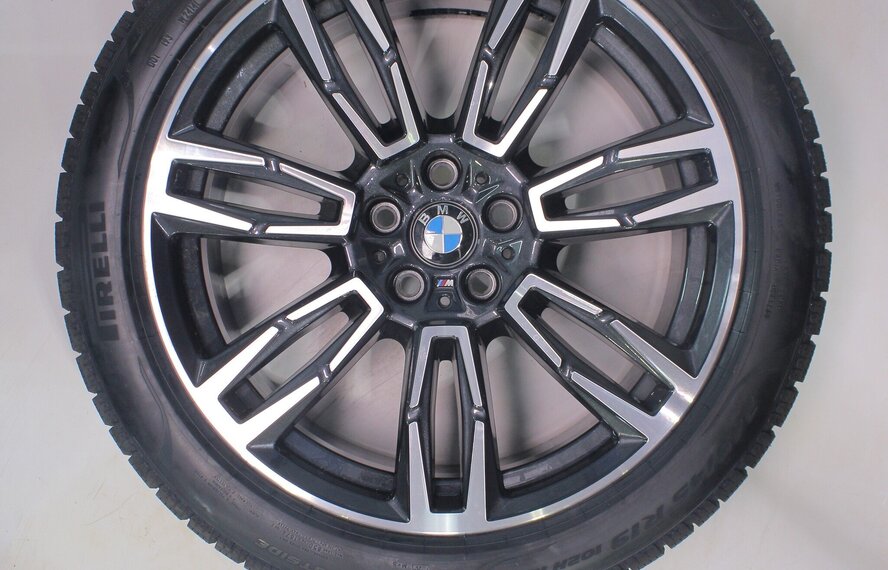 BMW BMW 5 serie i5 G60 G61 935M 19 inch velgen Pirelli Winterbanden Nieuw Origineel