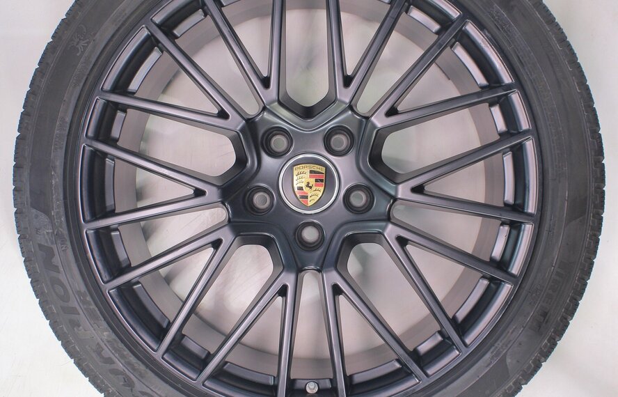 Porsche Porsche Cayenne E3 21 inch velgen Pirelli Winterbanden Origineel