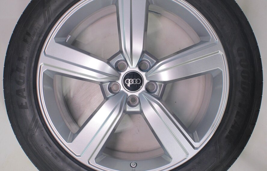 Audi Audi Etron 4KE 20 inch velgen Goodyear Zomerbanden Origineel