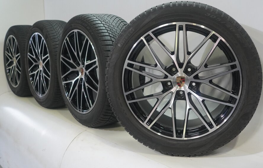 Porsche Porsche Cayenne E3 21 inch velgen Pirelli Winterbanden Origineel