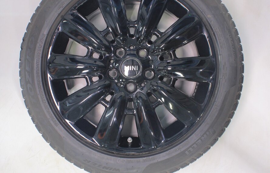 Mini Countryman F60 533 18 inch velgen Pirelli Runflat Winterbanden Nieuw Origineel
