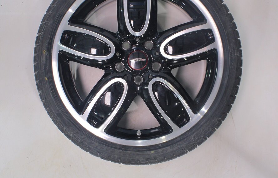 Mini Cooper / S / One / Cabrio F55 F56 F57 JCW509 18 inch velgen Pirelli Winterbanden Nieuw Origineel