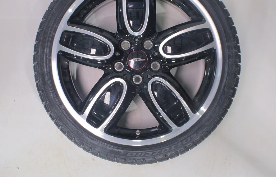 Mini Cooper / S / One / Cabrio F55 F56 F57 JCW509 18 inch velgen Pirelli Runflat Winterbanden Nieuw Origineel