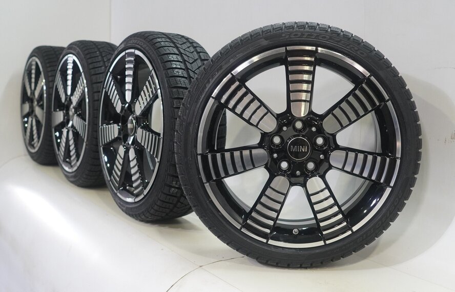 Mini Cooper / S / One / Cabrio F55 F56 F57 900 18 inch velgen Pirelli Runflat Winterbanden Nieuw Origineel