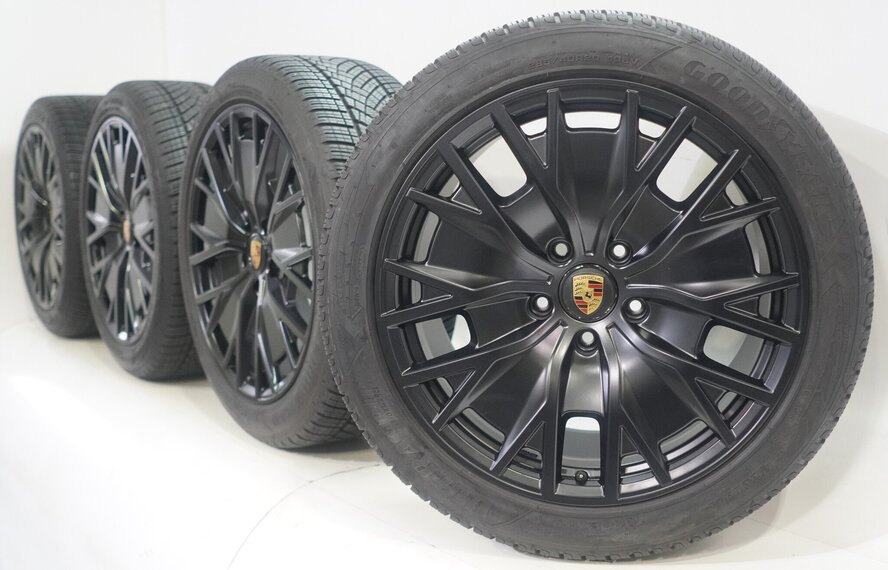 Porsche Porsche Taycan 4S S Turbo 20 inch velgen Goodyear Winterbanden Origineel