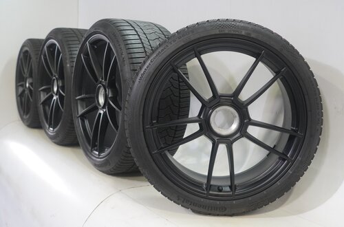 Porsche Porsche 911 992.1 GTS 20 & 21 inch velgen Continental Winterbanden Origineel