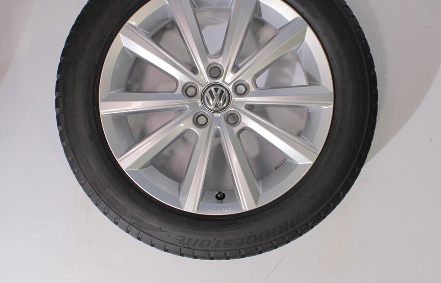 Volkswagen VW Polo 2G 16 inch velgen Bridgestone Winterbanden Origineel