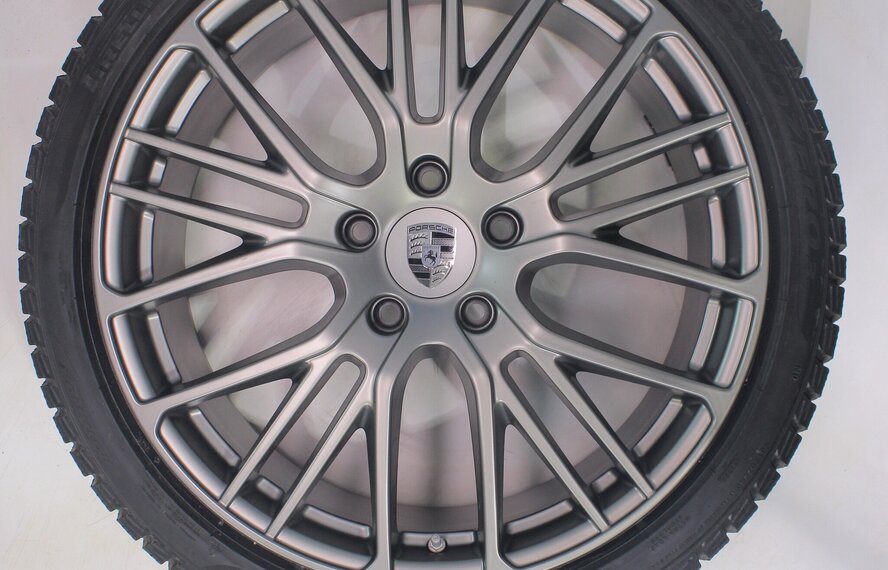 Porsche Porsche Panamera 971 21 inch velgen Pirelli Winterbanden Origineel