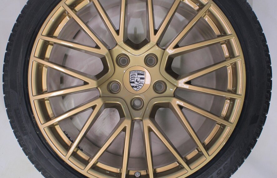 Porsche Porsche Cayenne E3 21 inch velgen Pirelli Winterbanden Origineel