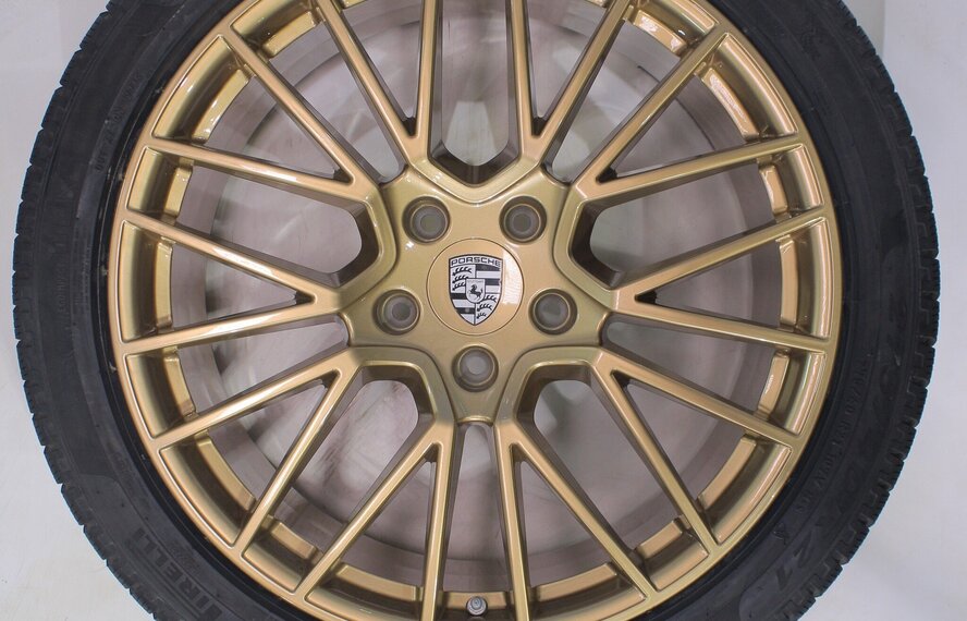 Porsche Porsche Cayenne Coupé 21 inch velgen Pirelli Winterbanden Origineel