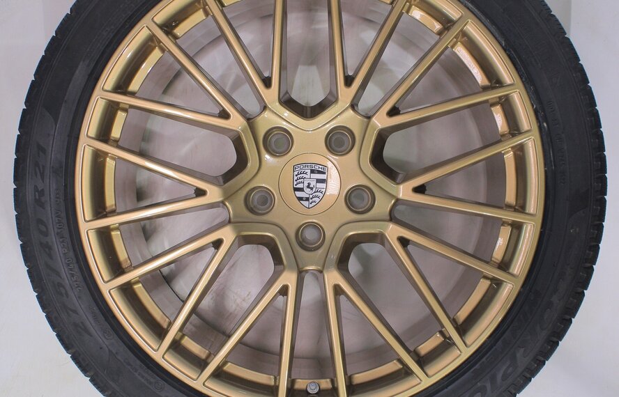 Porsche Porsche Cayenne Coupé 21 inch velgen Pirelli Winterbanden Origineel