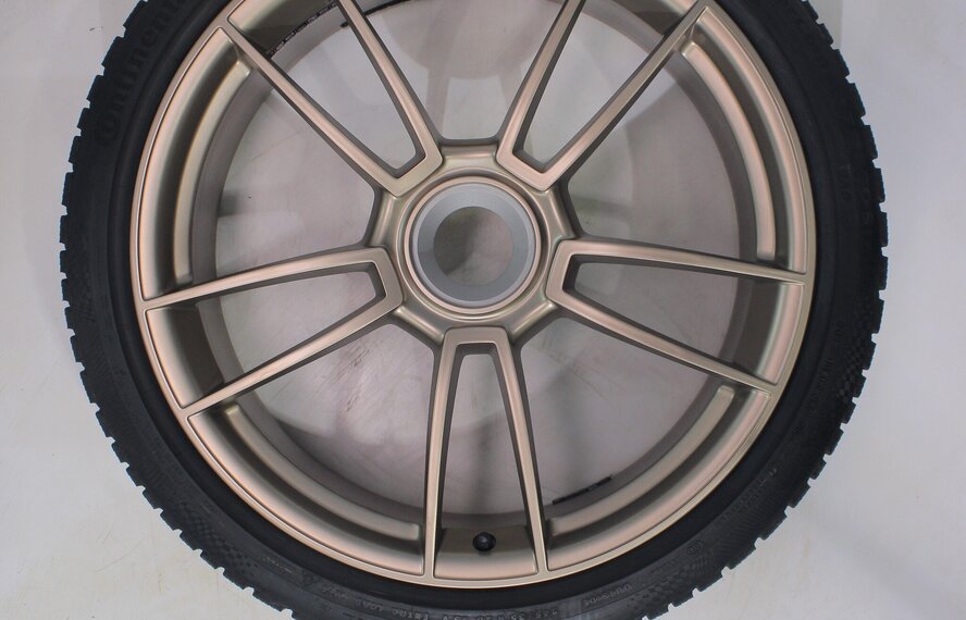 Porsche Porsche 911 992 GTS Turbo S GT3 20 & 21 inch velgen Continental Winterbanden Origineel