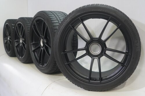Porsche Porsche 911 992.1 GTS 20 & 21 inch velgen Continental Winterbanden Origineel