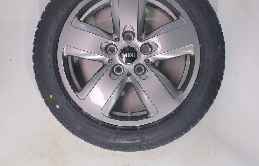 Mini Mini Cooper / S / One / Cabrio F55 F56 F57 517  inch velgen Pirelli Runflat Winterbanden Nieuw Origineel