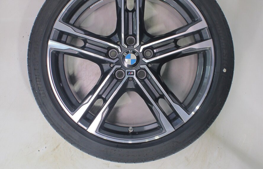 BMW BMW 1 2 serie F40 F44 2 serie Gran Coupe 819M 18 inch velgen Bridgestone Zomerbanden Origineel