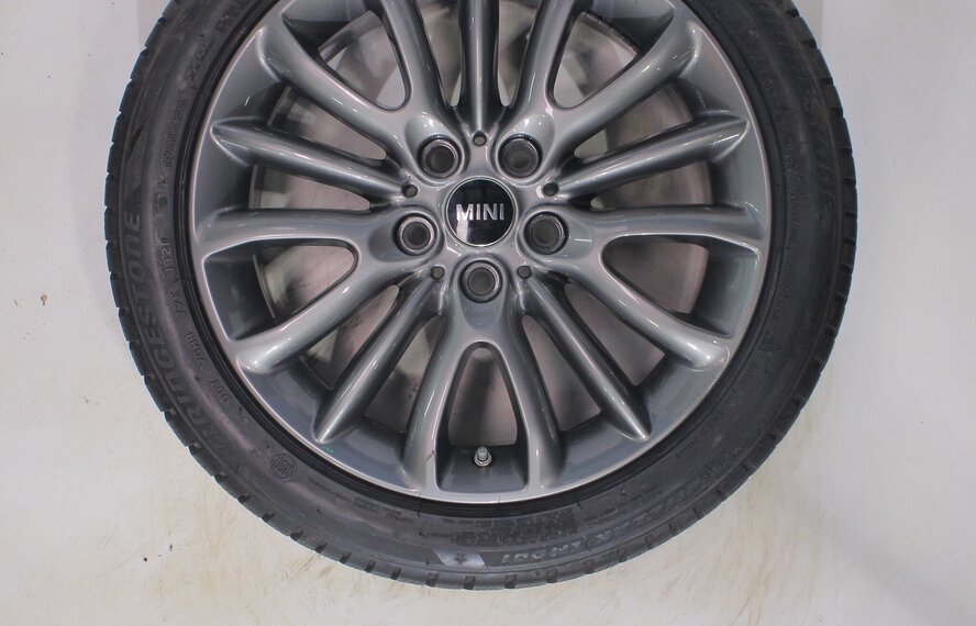 Mini Mini Clubman F54 519 17 inch velgen Bridgestone Runflat Winterbanden Origineel