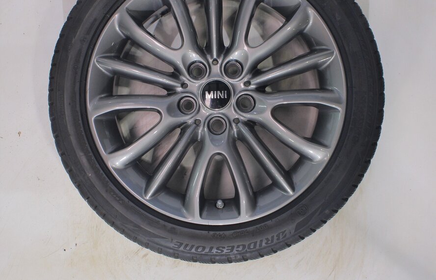 Mini Mini Clubman F54 519 17 inch velgen Bridgestone Runflat Winterbanden Origineel