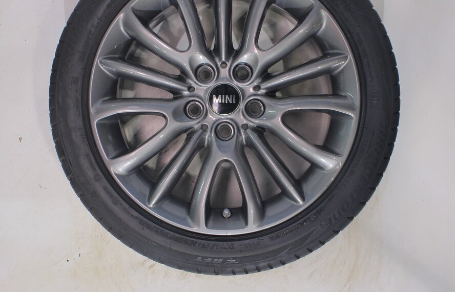 Mini Mini Clubman F54 519 17 inch velgen Bridgestone Runflat Winterbanden Origineel