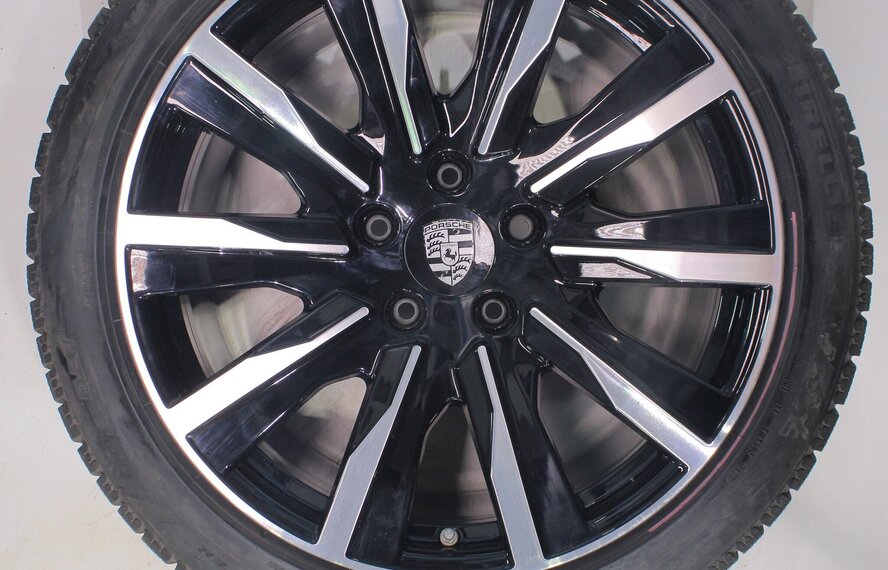 Porsche Porsche Taycan 4S S Turbo 20 inch velgen Pirelli Winterbanden Origineel