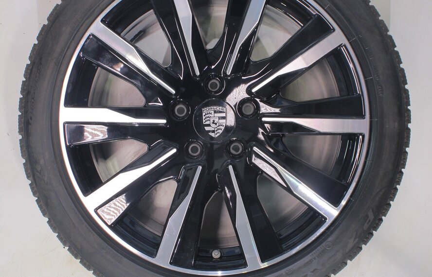 Porsche Porsche Taycan 4S S Turbo 20 inch velgen Pirelli Winterbanden Origineel