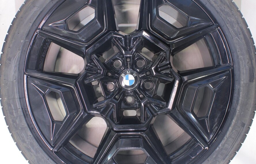 BMW BMW XM G09 922M 22 inch velgen Pirelli Zomerbanden Nieuw Origineel