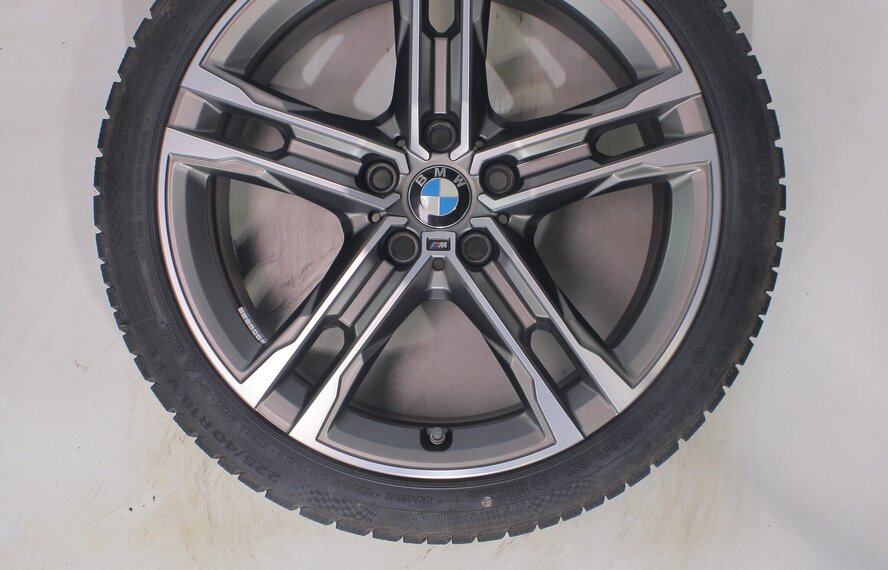 BMW BMW 1 2 serie F40 F44 2 serie Gran Coupe 556M 18 inch velgen Continental Runflat Winterbanden Origineel