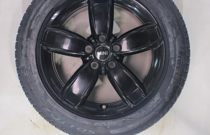 Mini Mini Countryman F60 531 17 inch velgen Pirelli Runflat Winterbanden Nieuw Origineel