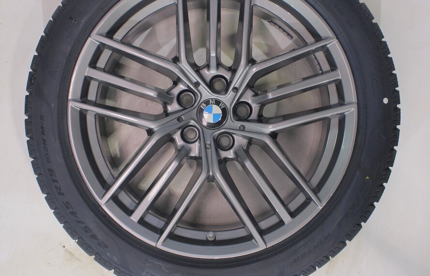 BMW BMW 5 serie i5 G60 G61 933 19 inch velgen Pirelli Winterbanden Nieuw Origineel