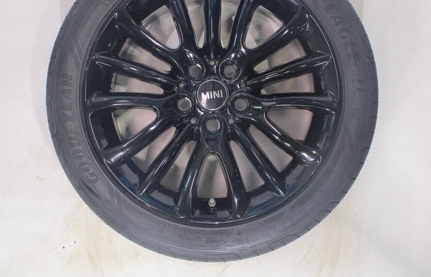 Mini Clubman F54 519 17 inch velgen Goodyear Zomerbanden Origineel