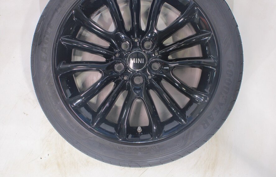 Mini Clubman F54 519 17 inch velgen Goodyear Zomerbanden Origineel