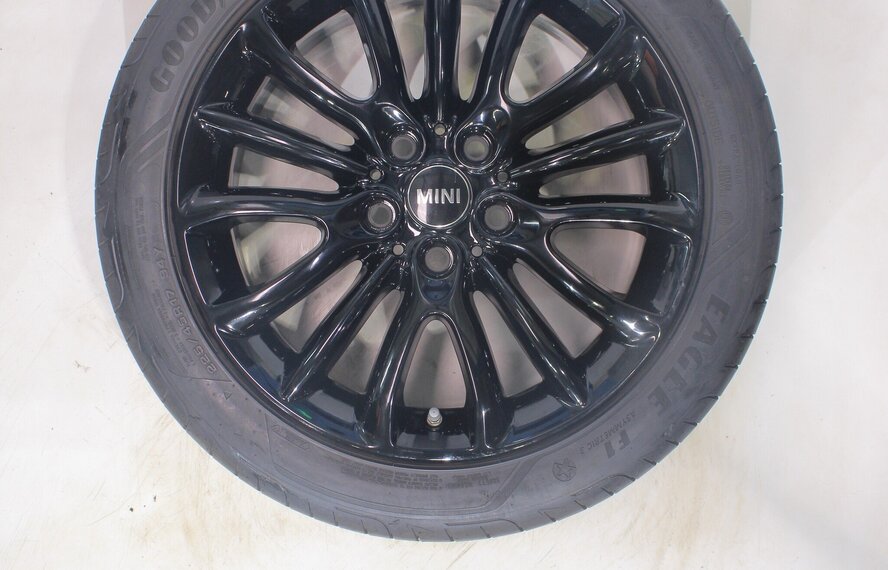 Mini Clubman F54 519 17 inch velgen Goodyear Zomerbanden Origineel