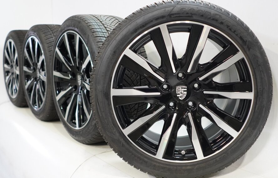 Porsche Porsche Taycan 4S S Turbo 20 inch velgen Goodyear Winterbanden Origineel