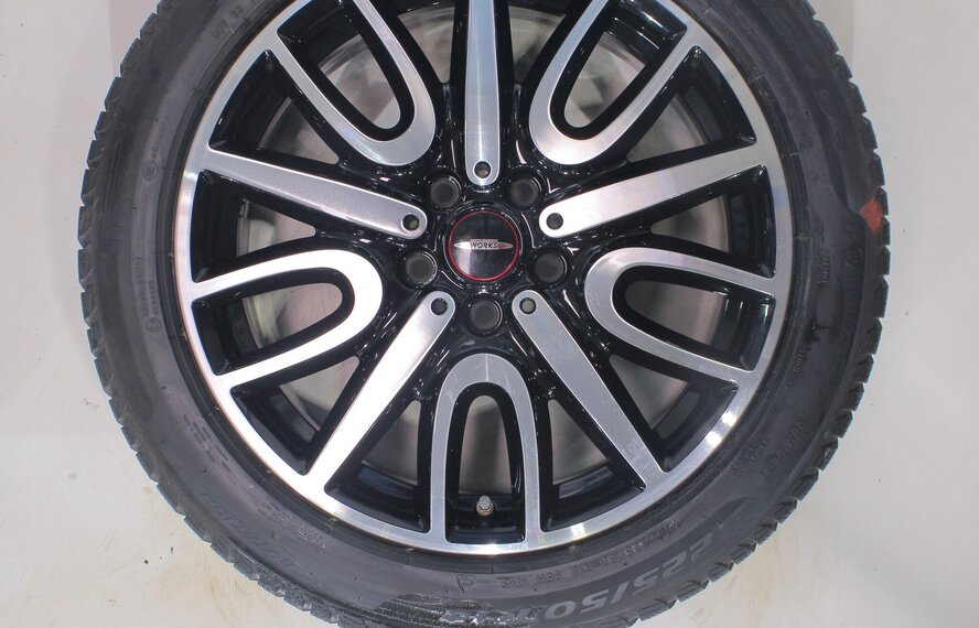 Mini Countryman F60 JCW529 18 inch velgen Pirelli Runflat Winterbanden Origineel