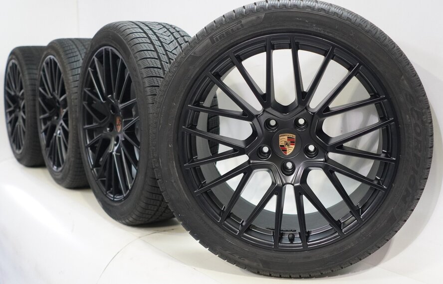 Porsche Porsche Cayenne E3 21 inch velgen Pirelli Winterbanden Origineel