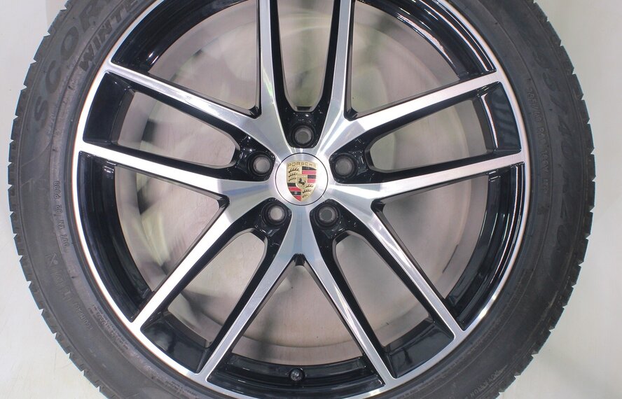 Porsche Porsche Macan II + III 95B 20 inch velgen Pirelli Winterbanden Origineel