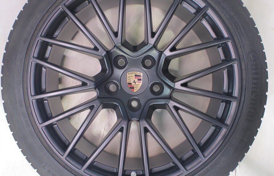 Porsche Porsche Cayenne Coupé 21 inch velgen Continental Winterbanden Origineel