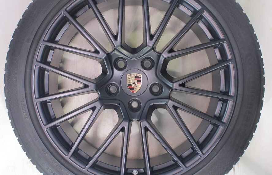 Porsche Porsche Cayenne Coupé 21 inch velgen Continental Winterbanden Origineel