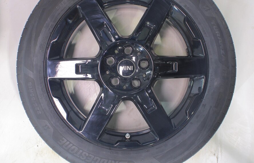 Mini U25 Countryman 944 18 inch velgen Bridgestone Zomerbanden Origineel