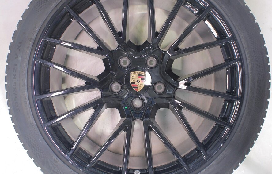 Porsche Porsche Cayenne Coupé 21 inch velgen Continental Winterbanden Origineel