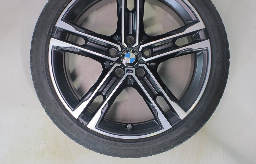 BMW BMW 1 2 serie F40 F44 2 serie Gran Coupe 556M 18 inch velgen Bridgestone Runflat Winterbanden Origineel