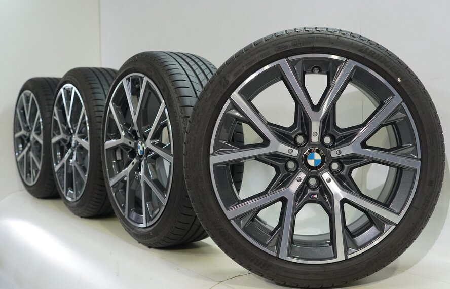 BMW BMW 1 2 serie F40 F44 2 serie Gran Coupe 553M 18 inch velgen Bridgestone Zomerbanden Origineel