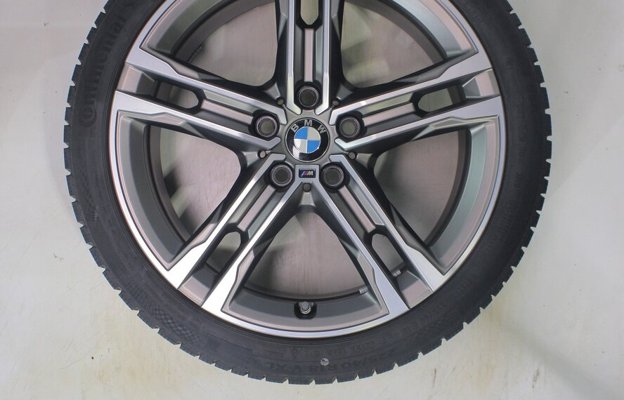BMW BMW 1 2 serie F40 F44 2 serie Gran Coupe 556M 18 inch velgen Continental Winterbanden Origineel