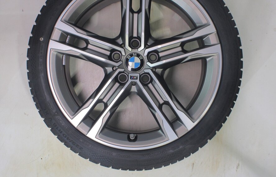 BMW BMW 1 2 serie F40 F44 2 serie Gran Coupe 556M 18 inch velgen Continental Winterbanden Origineel