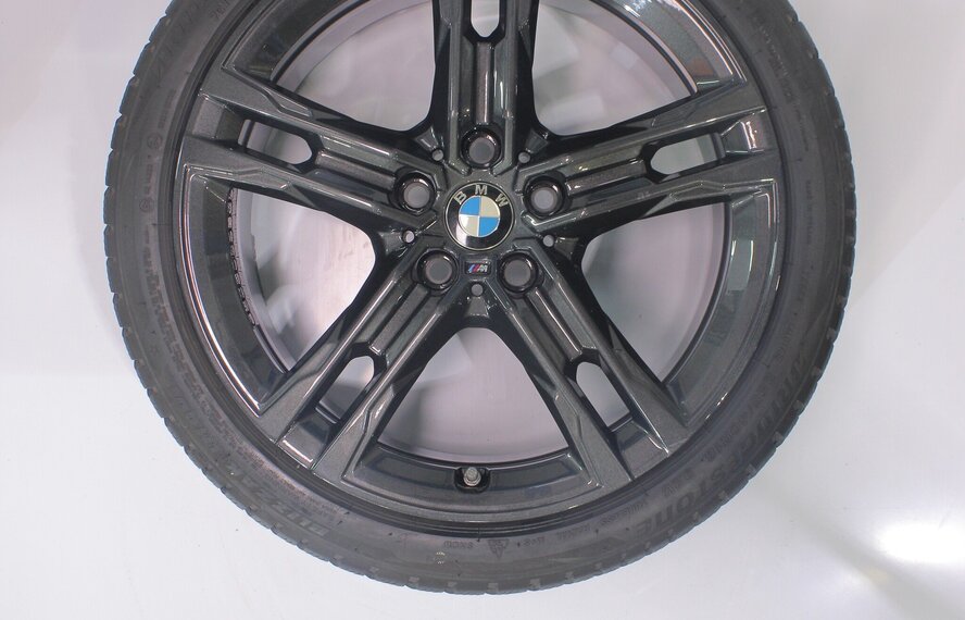 BMW BMW 1 2 serie F40 F44 2 serie Gran Coupe 556M 18 inch velgen Bridgestone Runflat Winterbanden Origineel