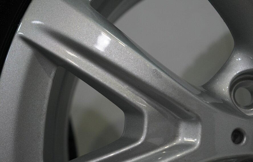 BMW BMW 2 serie F45 F46 Active Gran Tourer 574 17 inch velgen Continental Runflat Winterbanden Nieuw Origineel