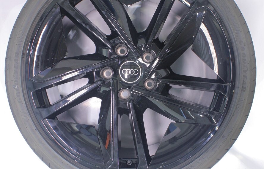 Audi Audi e-tron GT 21 inch velgen Goodyear Zomerbanden Origineel