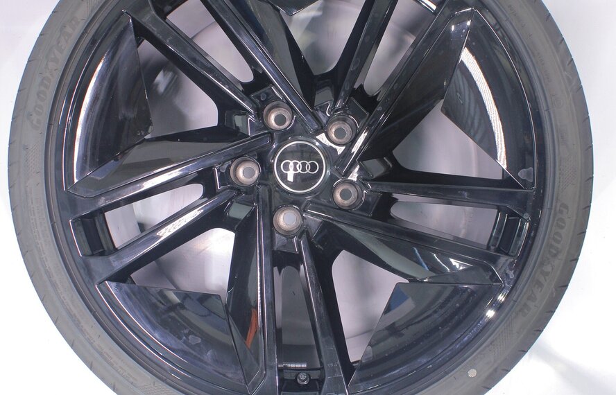 Audi Audi e-tron GT 21 inch velgen Goodyear Zomerbanden Origineel